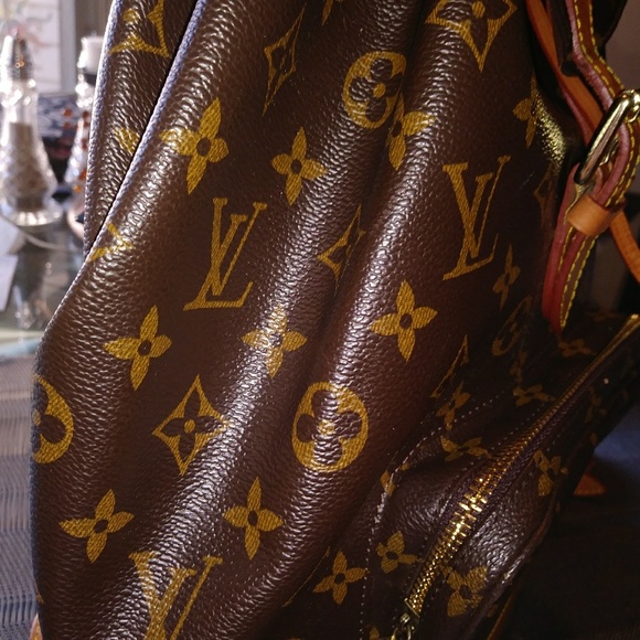 Authentic Louis Vuitton Montsouris MM - Picture 8 of 8